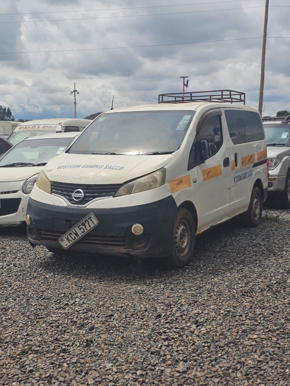 NISSAN Nv200